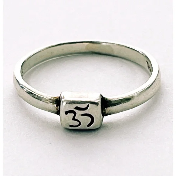 SATYA .925 Silver Om Symbol Ring - Picture 1 of 10